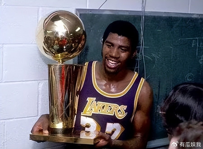 NBA史上最具含金量的10个FMVP：乔丹两次上榜，11年诺天王第三！|奥尼尔|总决赛|德克·诺维茨基|系列赛|魔术师_新浪体育_新浪新闻